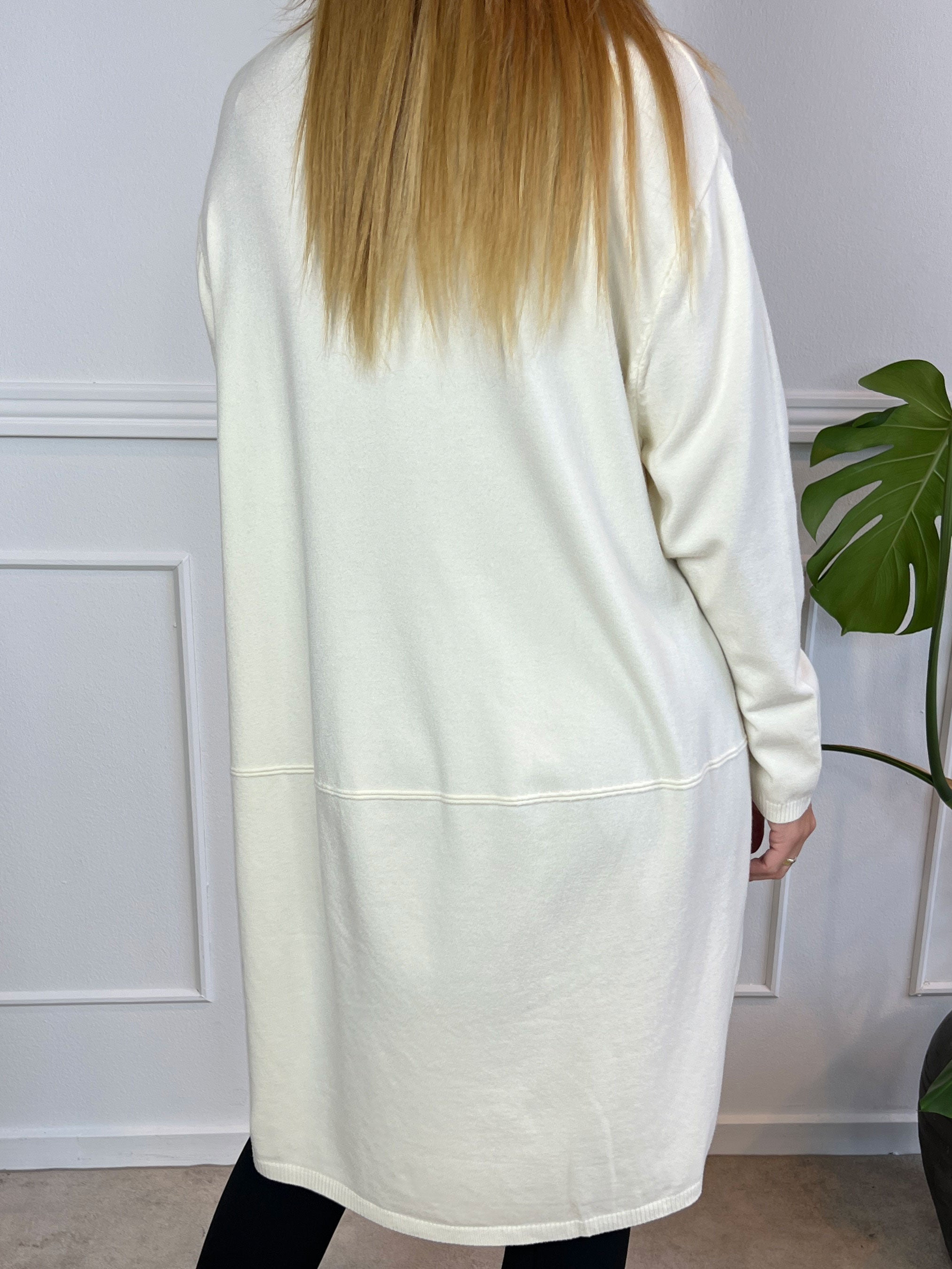 Vera - Enfärgad klänning med fickor